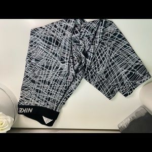 Nike pros crop leggings